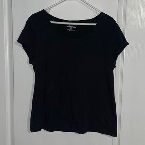 Women’s XL black Mix&Co. tee.
